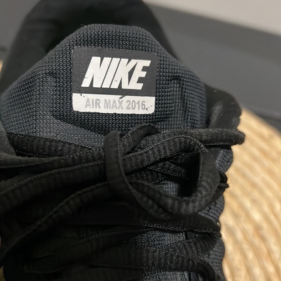 Nike Airmax 2016 Women’s Comfy Sneakers Size 9.5 - Picture 5 of 12